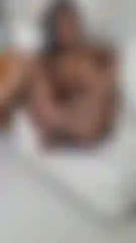 Je baise ma chatte serrée.