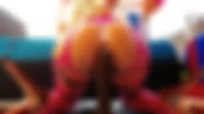 La reine de pique chevauchant la bbc.