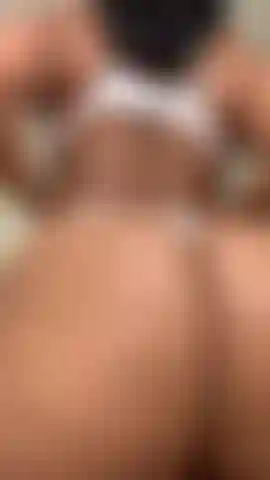 Assise sur mon visage ! Mets ton nez dans mon cul bébé !