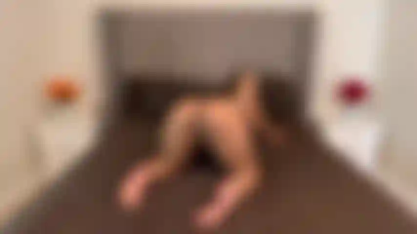 Prenant la bbc par derrière.