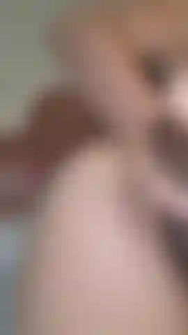 Mon cul ouvert et humide donnant de l'espace à ta bite dure, l'avoir aussi proche et ouvert te fera jouir en quelques secondes, remplis-le jusqu'au fond et fais-moi crier.