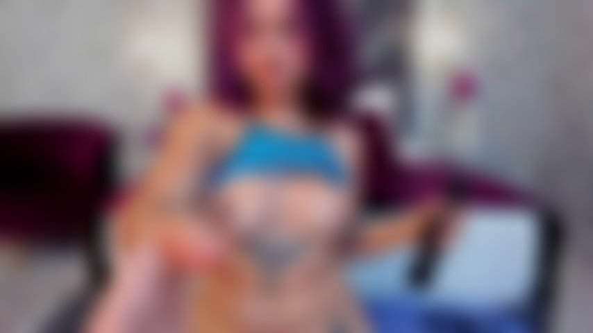 Mes doigts ont joué avec ma chatte jusqu'à ce que le désir m'emmène plus loin... Et j'ai fini par les mettre dans mon cul. De vrais gémissements, du pur plaisir et chaque détail enregistré juste pour toi. Prête à en profiter ?