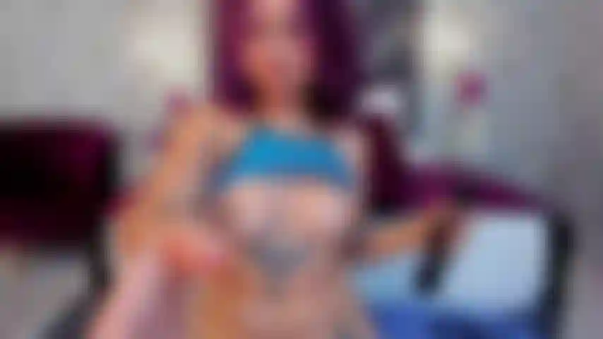 Mes doigts ont joué avec ma chatte jusqu'à ce que le désir m'emmène plus loin... Et j'ai fini par les mettre dans mon cul. De vrais gémissements, du pur plaisir et chaque détail enregistré juste pour toi. Prête à en profiter ?