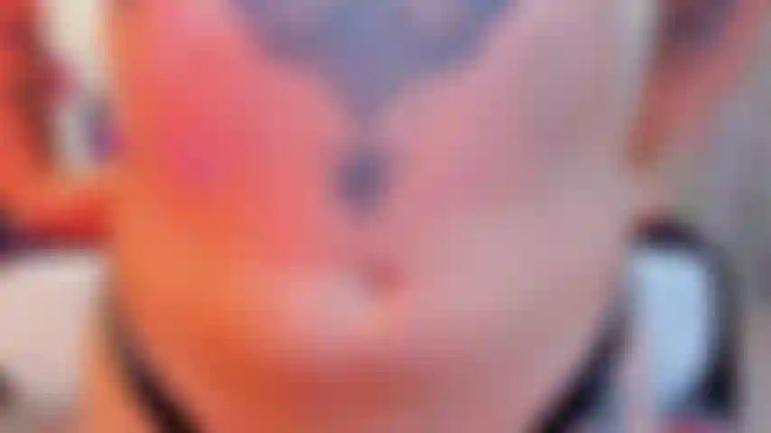 Alone, willing and uncensored... let me show you how I push myself to the limit with my hands.