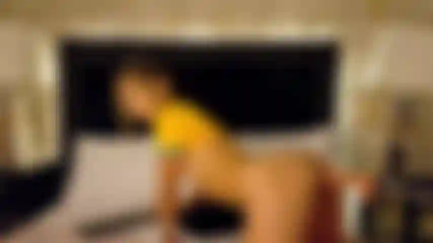 Je me mouille complètement dans ma machine et ensuite je te suce !💦.