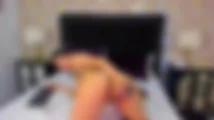 Pénétration avec ma bite brune.