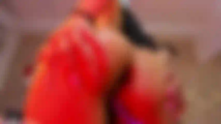 J'adore me donner une fessée.