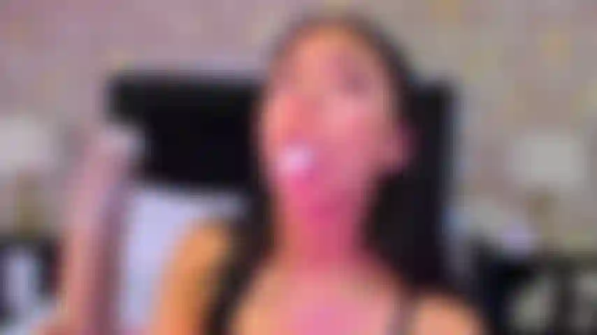 Fellation profonde avec beaucoup de lait.