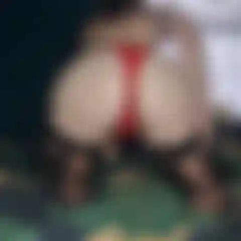 Insert de plug anal pour taquiner le cul.