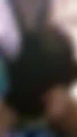 Je joue avec la baguette jusqu'à l'orgasme.