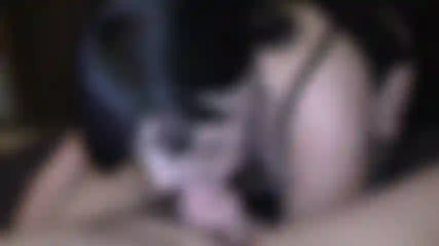 Fellation sensuelle avec creampie oral dégoulinant.