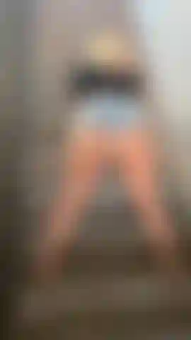 Twerking dans mon short booty.