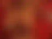 Des seins au ralenti qui rebondissent.