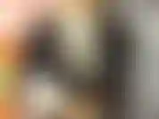 Un strip-tease en peignoir et des seins huileux en désordre.