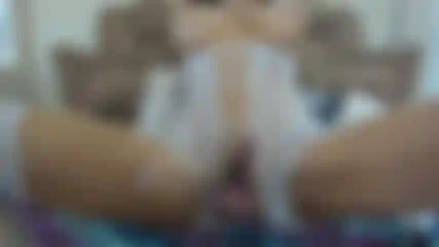 Ma jolie chatte boi et ma nouvelle tenue.