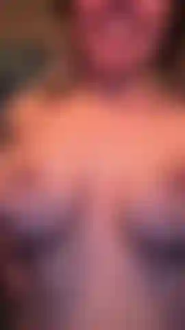 Bratty blonde en tresses baise et suce | gode réaliste.