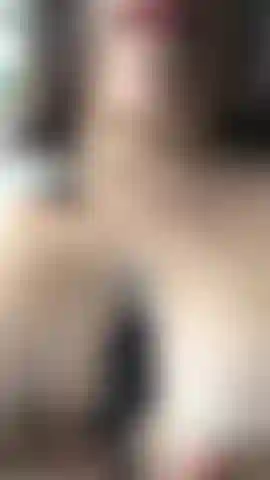 Fais jouir mes seins chauds.