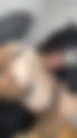 Viens me donner ton sperme sur mes seins.