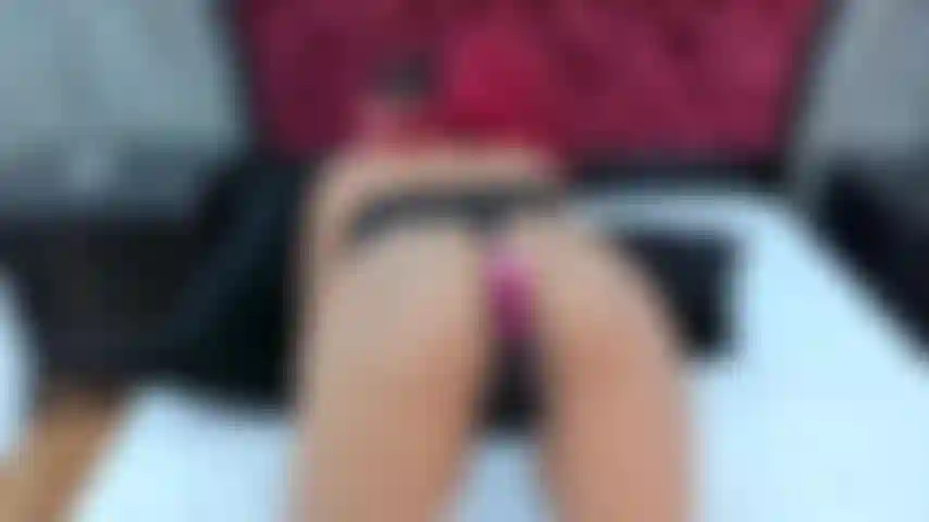 Je me doigte dans les trous.