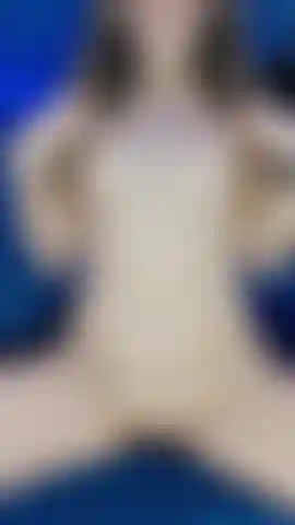 Je joue avec ma chatte ;).