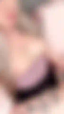 Mes seins sexy, nus et gais.