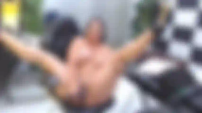 J'adore jouer avec moi-même.