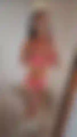 Tease en bikini.