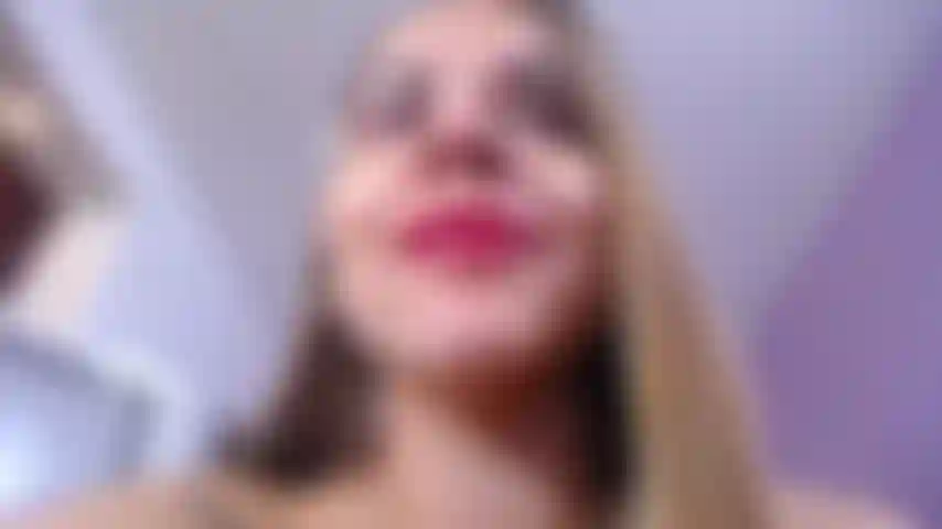 Zoom et mamelons durs.