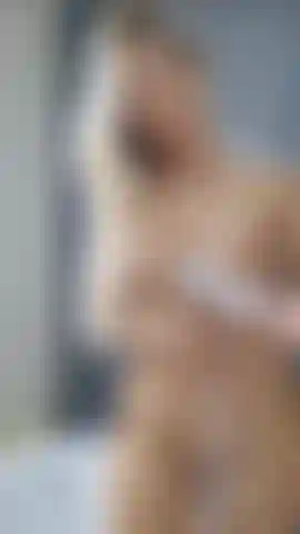 Oh non ! Tu m'as surprise nue sous la douche...