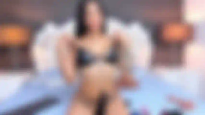 Isabella te baise dans différentes positions, reste jusqu'à ce que tu jouisses.