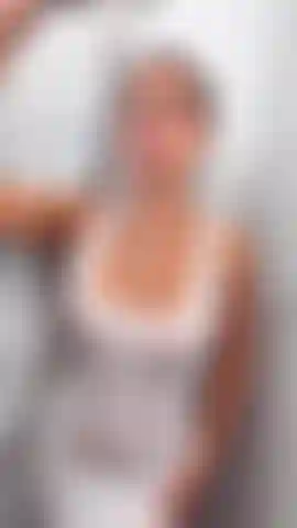 Je me sens vraiment coquine sous la douche aujourd'hui !