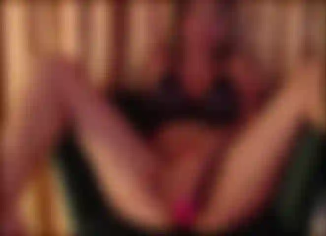 J'adore me masturber en pensant à toi et gicler.