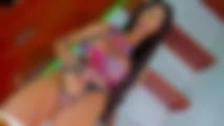 Sans pitié mon sperme jaillit.