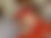 Accès par tous les trous : parée de rouge des