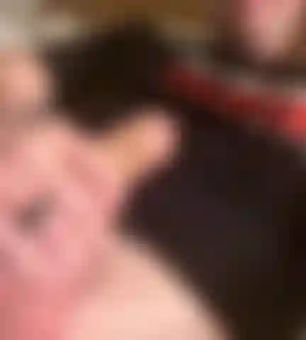 En train de se masturber.