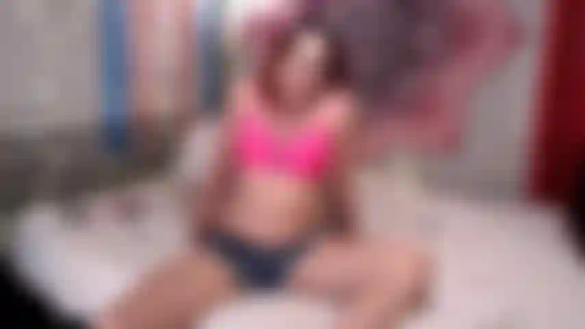 Adore-moi et je te maquillerai.