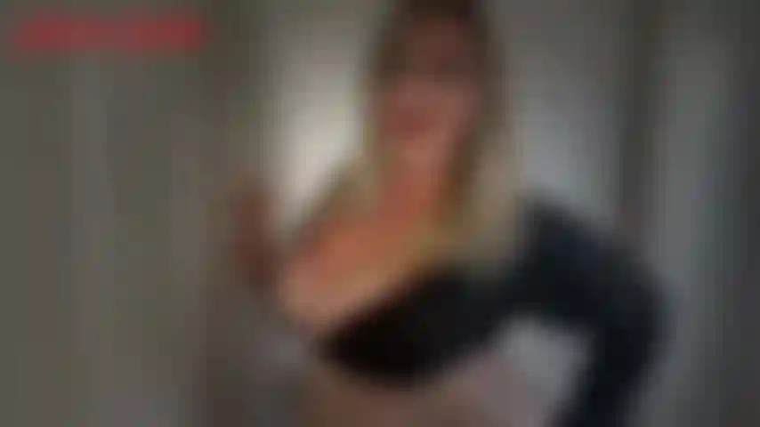 Ta copine a de petits seins, tu as fait une énorme erreur, tu as rompu avec jackie synn. Cela fait plus d'un an mais vous ne pouvez pas vous débarrasser des gros seins mous de jackies. La façon dont elle te laissait les baiser, la façon dont elle jouissait quand tu...