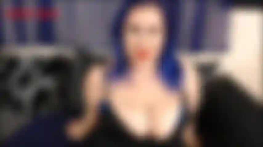 Cfnm joi-jackie te veut nu, elle va te regarder te branler la bite pendant qu'elle reste entièrement habillée. Jackie est tellement magnifique qu'elle n'a pas besoin d'être nue, rien que la vue de ses courbes : ses hanches...