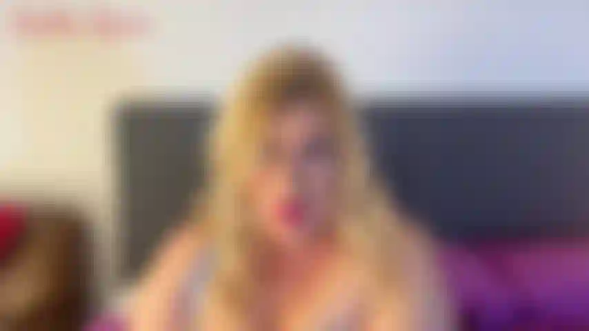 Mange mon creampie-jackie vient de se faire baiser bien et durement par une bbc ! Il a inondé sa chatte de sa charge, jackie écarte sa chatte et vous la fait manger. Vous pouvez voir sa charge crémeuse couler d'elle, ça vous met l'eau à la bouche, non.