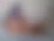 Bain de maman joi - maman se détend dans le bain, se sentant un peu apitoyée sur elle-même après s'être disputée avec papa. Tu viens lui poser une question, mais tu réalises que tu ne peux pas détacher les yeux d'elle...