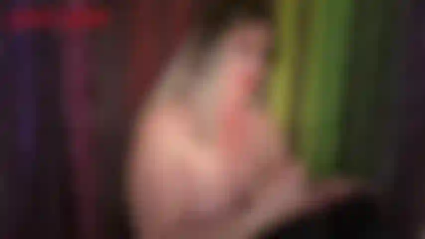 Je me prépare à tomber enceinte à nouveau - tu surprends ta belle-mère en train de se changer, elle s'habille pour sortir ce soir parce qu'elle va enfin avoir de la bite ! La belle-maman a eu envie de tomber enceinte pendant des années, et ce soir elle va...