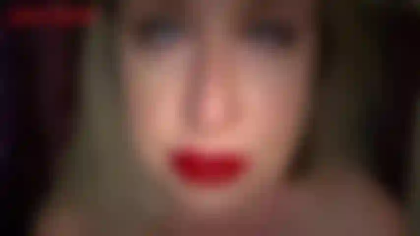 Humiliation asmr - dans ce clip, jackie a ses magnifiques lèvres rouges peintes directement devant la caméra alors qu'elle vous chuchote directement à l'oreille. Entendre sa respiration, écouter ses paroles murmurées vous fait tellement picoter. Jackie sait que tu es une pathétique perdante...