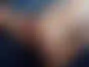 Adoration des pieds de pédicure irisée - jackie a fait une pédicure très sexy aujourd'hui, ses ongles ont été polis avec de la poudre irisée, ce qui rend ses orteils absolument magnifiques. Jackie a ses pieds doux en plein dans...