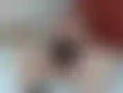 Maman devient votre star du porno, votre mère est strip-teaseuse et elle est occupée entre les quarts de travail à faire une petite sieste. Le site de ses talons de strip-teaseuse sexy et sa robe remontée sur ses fesses suffisent à faire...