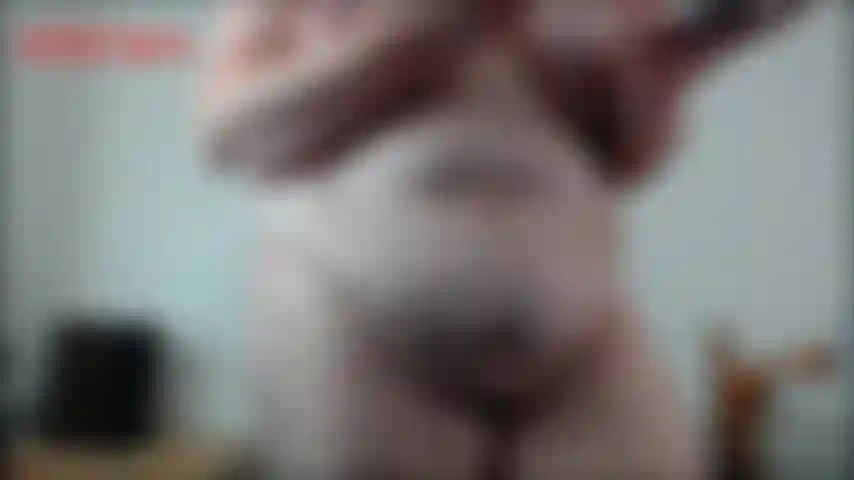 Booty lotion pov - vous êtes à genoux, une mouche sur le mur pendant que jackie lotionne son butin parfait. Elle utilise sa lotion caritative de lush pour rendre son magnifique cul doux et souple. Ceci...