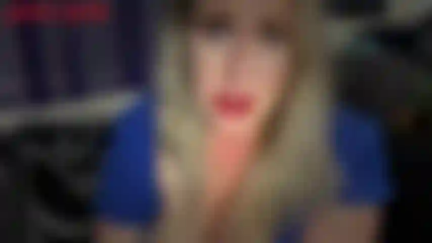 Bbw voisine domination - la jeune voisine de jackie n'arrête pas de passer, il a du mal à l'école. Dans ce clip, jackie décide de lui dire ce qu'elle fait dans la vie, elle est dominatrice ! Jackie lui explique ce que c'est, et cela éveille sa curiosité...