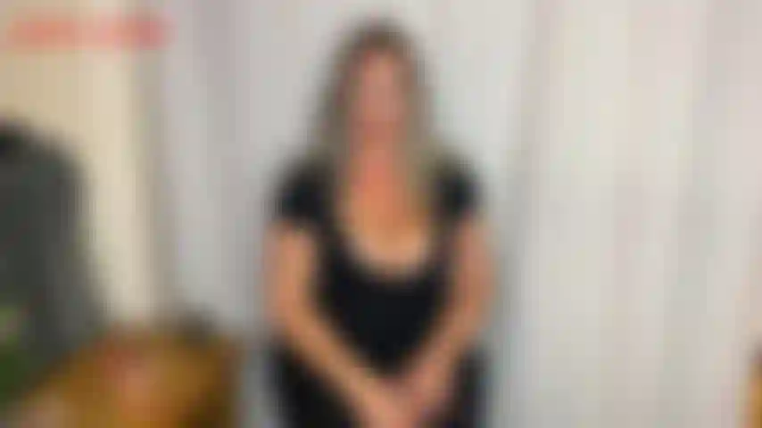 Sale pédé des toilettes, tu es vraiment un pervers dégoûtant ! Vous avez toujours pensé à être une méchante esclave des toilettes d'une belle femme, mais récemment vous l'avez compris... Vous adorez...