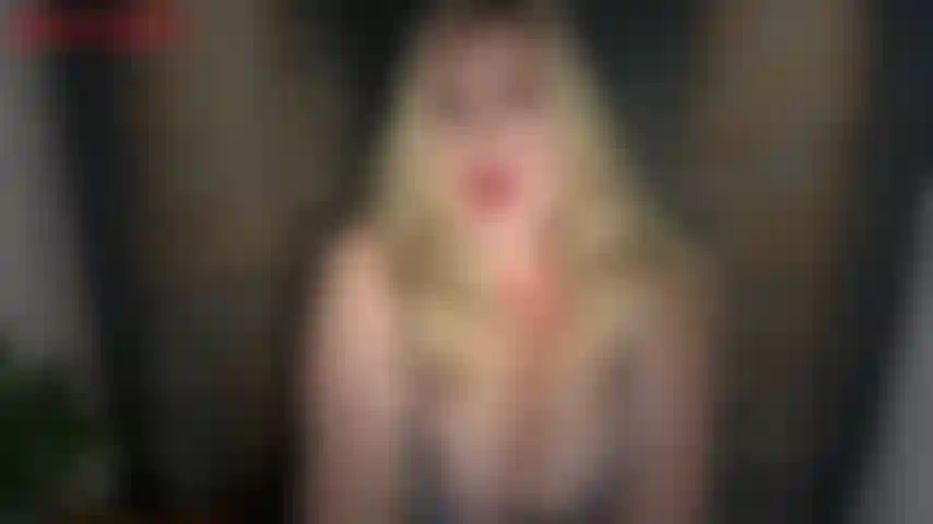 Jackie, un gosse à l'orgasme ruiné, adore vous faire éjaculer ! Mdr, je plaisante, elle adore te torturer les couilles. Jackie est une telle gosse, elle continue d'agir comme si elle allait te laisser exploser, mais elle continue de te faire arrêter et de jouir partout...