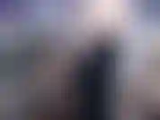 La fille gothique snotjackie souffle de la morve jaune et épaisse sur un tissu noir dans ce clip. Après avoir soufflé à flots, elle vous montre le désordre sur le tissu et termine le clip avec un ralenti.