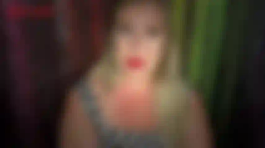 Es-tu sûr de vouloir être mon sissy personnel ? -Jackie a beaucoup d'hommes qui disent adorer être des sissy boys, ils feraient n'importe quoi pour être sa petite salope sissy. Ce qu'ils ne comprennent pas, c'est que jackie ne plaisante pas. Dans ce clip, jackie vous dit tout...